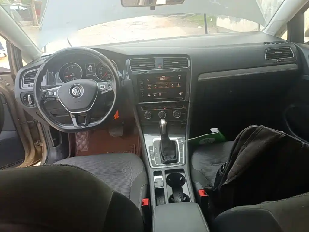 Volkswagen Golf — миниатюра 10