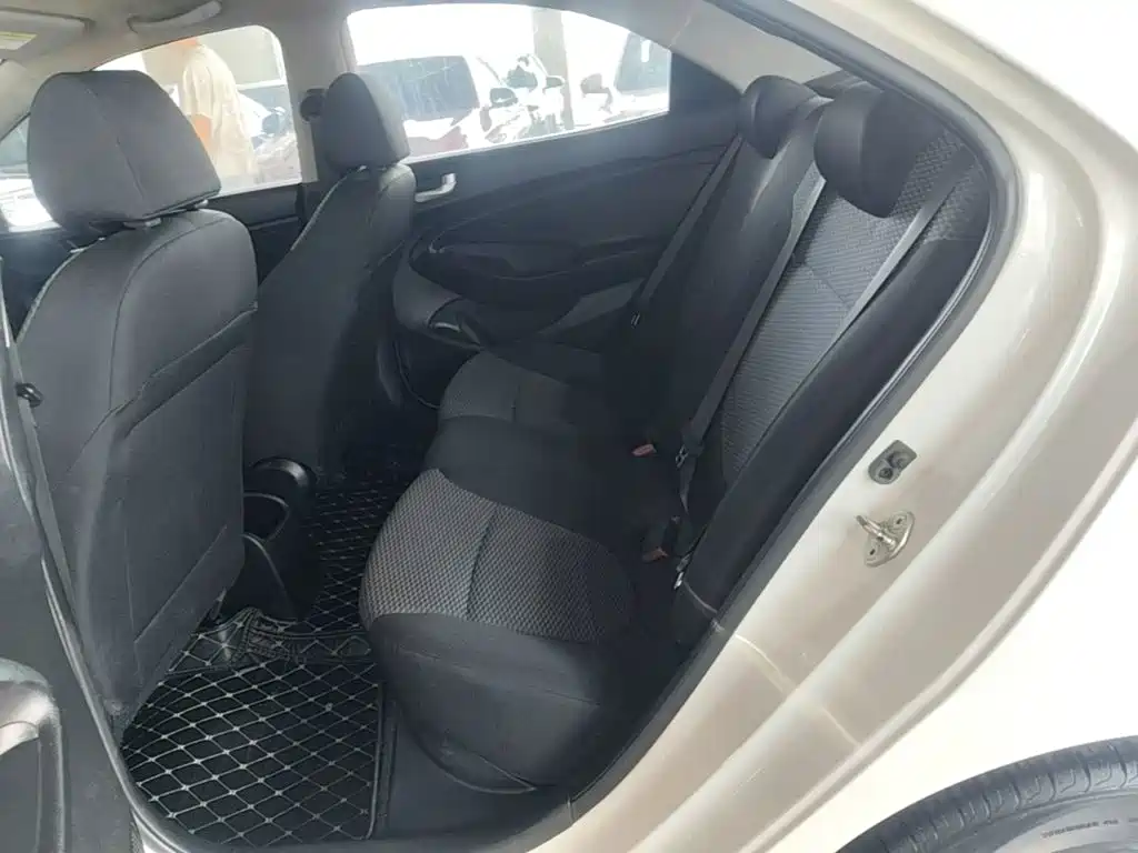 Hyundai Verna — миниатюра 17