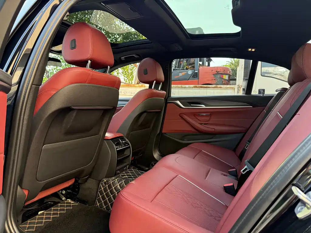 BMW 5 Series — миниатюра 10