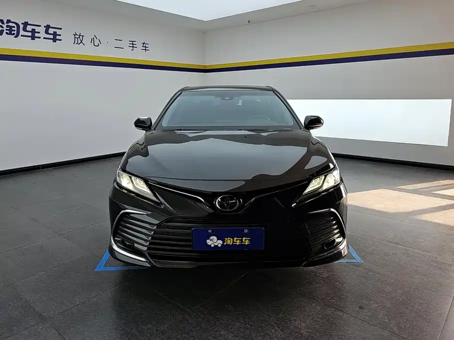 Toyota Camry 2021 2.5G Luxury