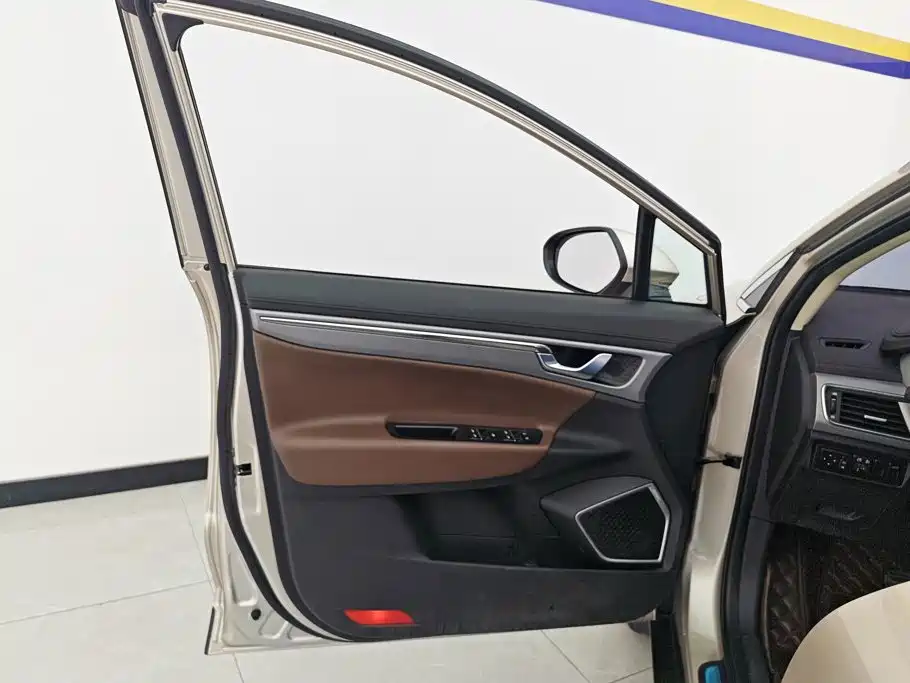 Geely Emgrand GS — миниатюра 7