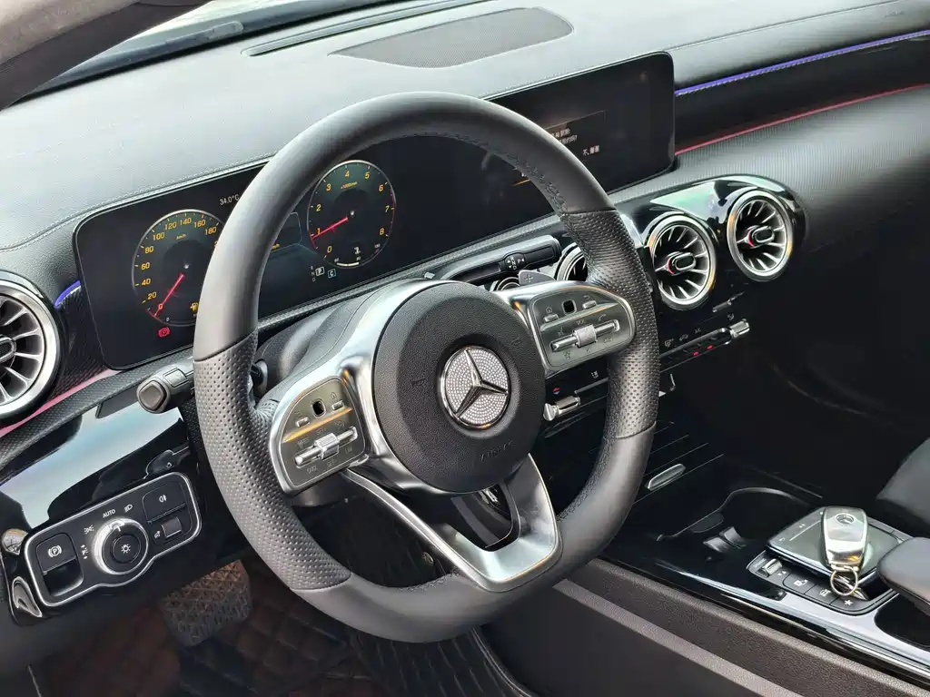 Mercedes-Benz A-Class — миниатюра 13