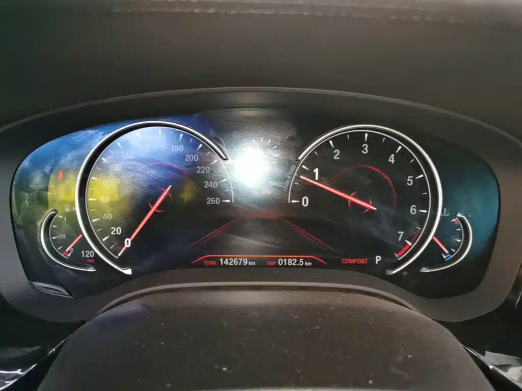 BMW 5 Series — миниатюра 12