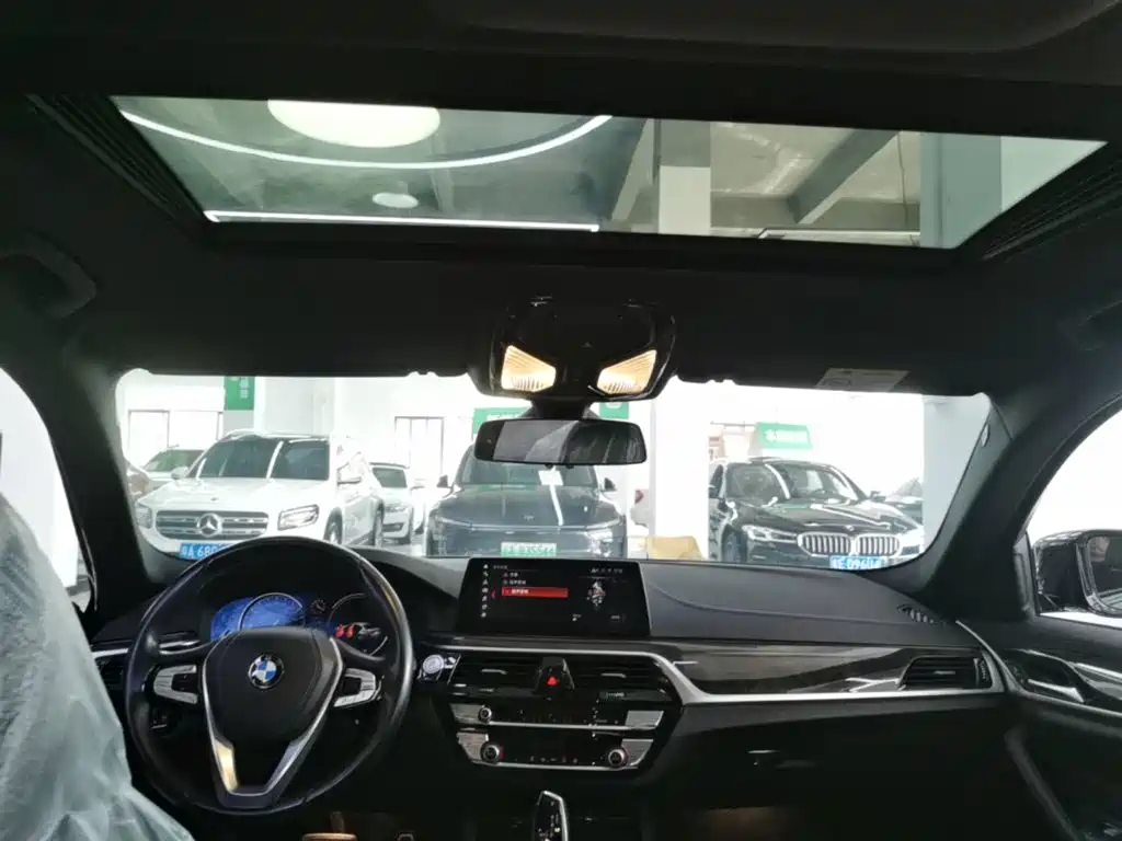 BMW 5 Series — миниатюра 18