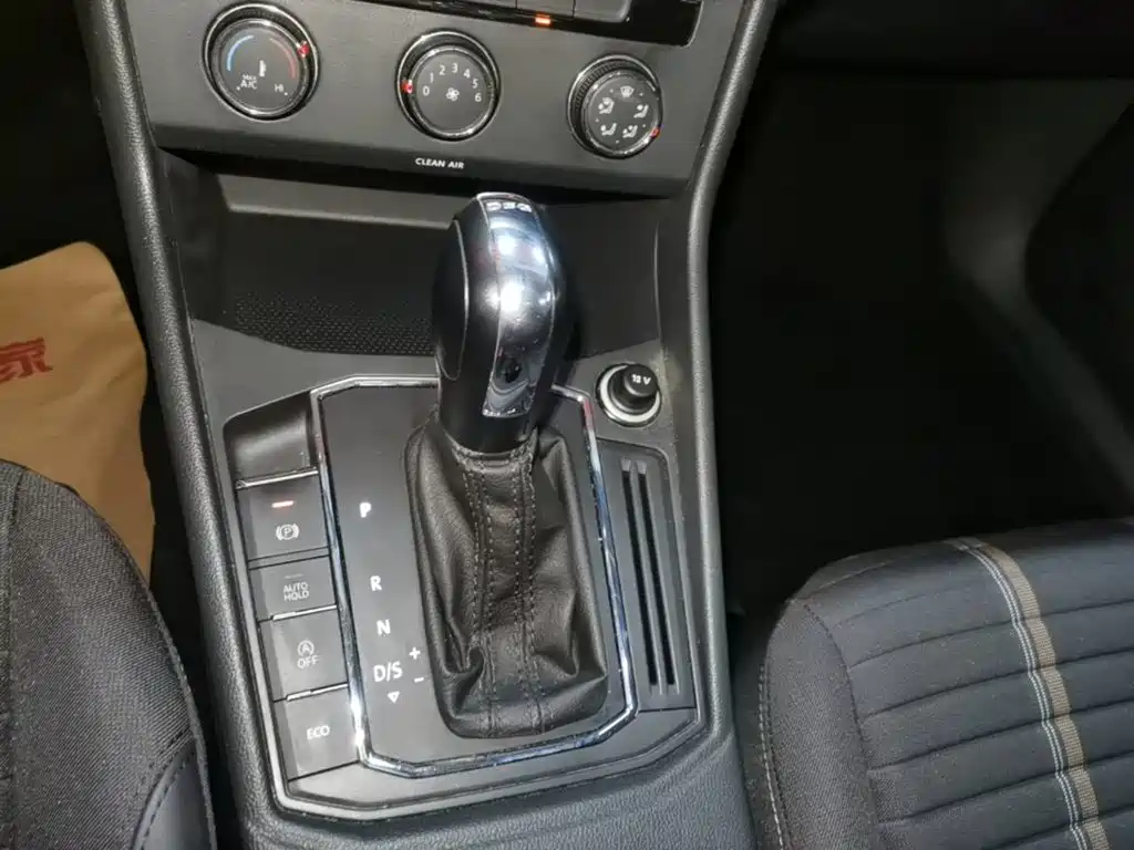 Volkswagen Lavida — миниатюра 14