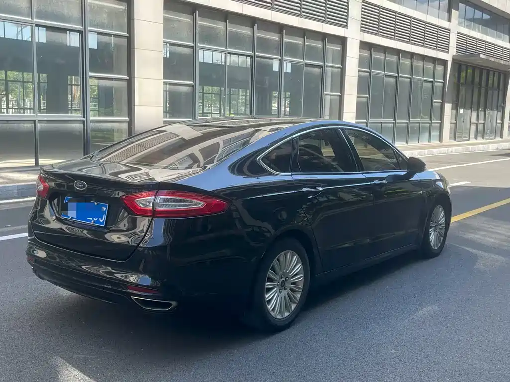 Ford Mondeo — миниатюра 7