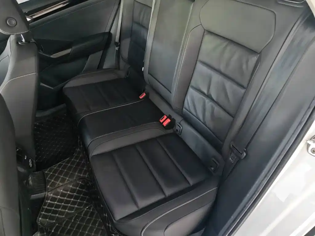 Volkswagen T-Roc — миниатюра 17