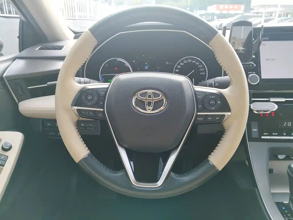 Toyota Avalon — миниатюра 12
