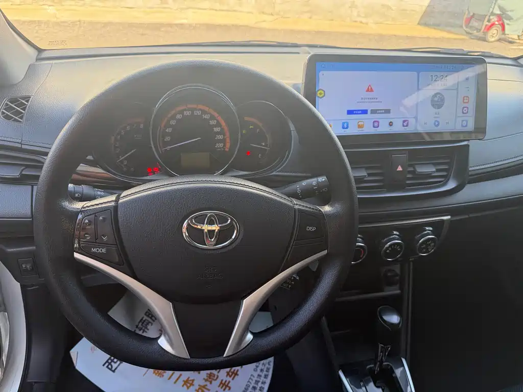 Toyota Yaris L — миниатюра 11
