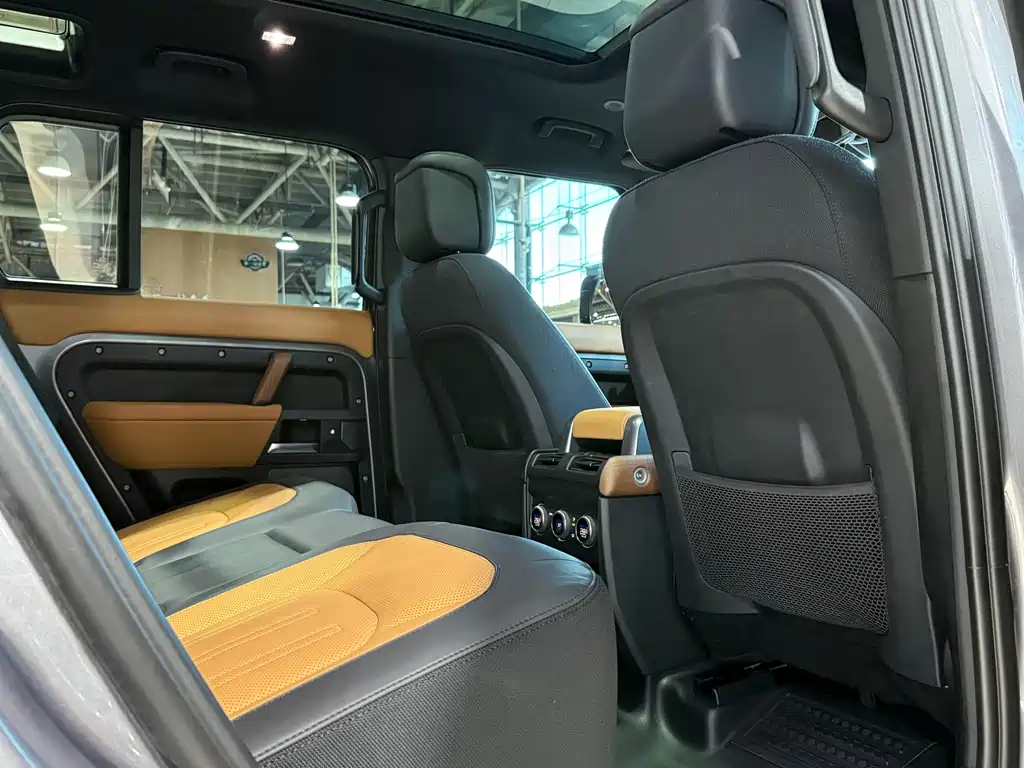 Land Rover Defender — миниатюра 11