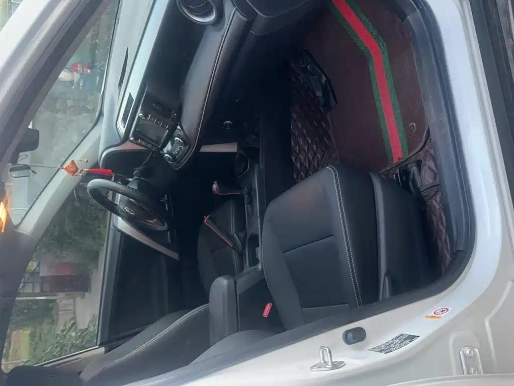 Toyota RAV4 — миниатюра 12