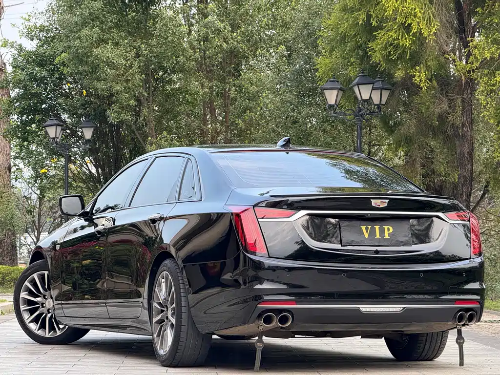CADILLAC CT6