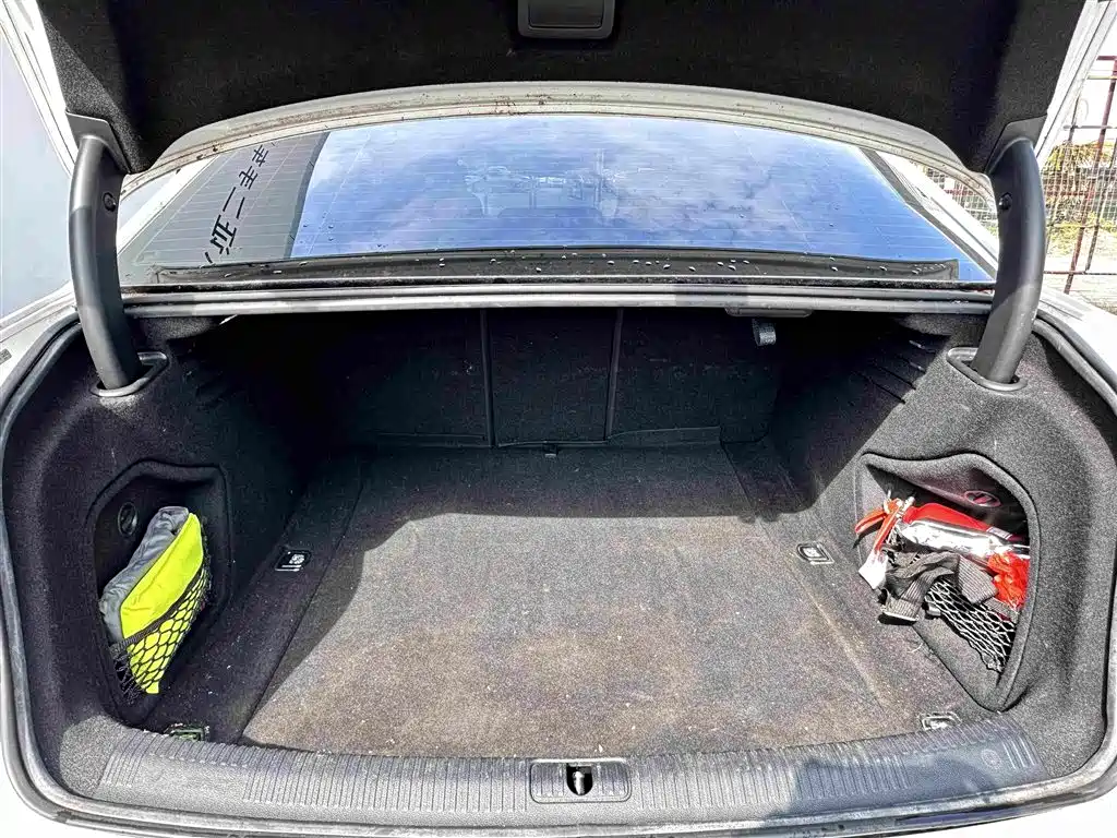 Audi A4L — миниатюра 10