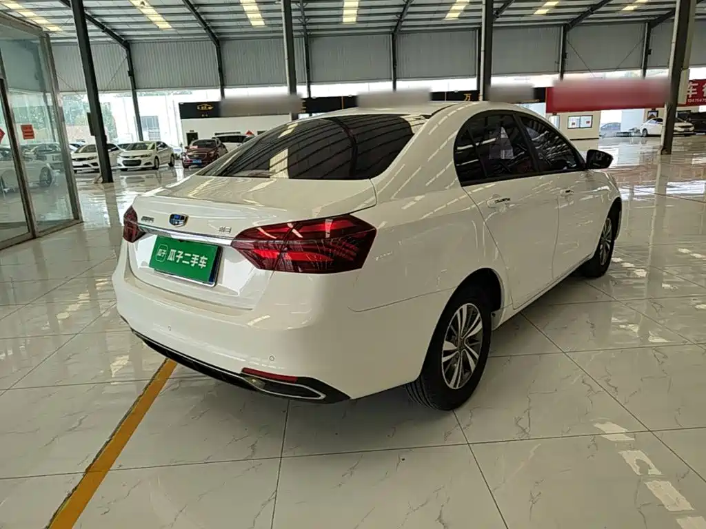 Geely Emgrand — миниатюра 7
