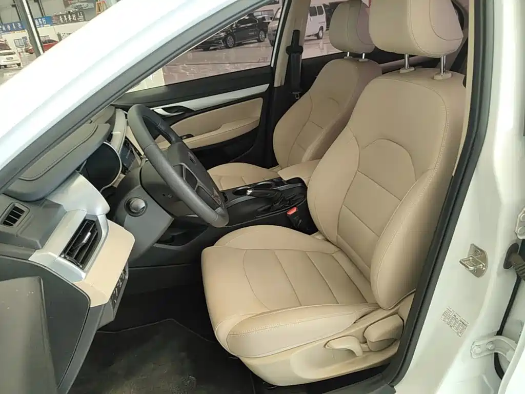 Geely Emgrand — миниатюра 15