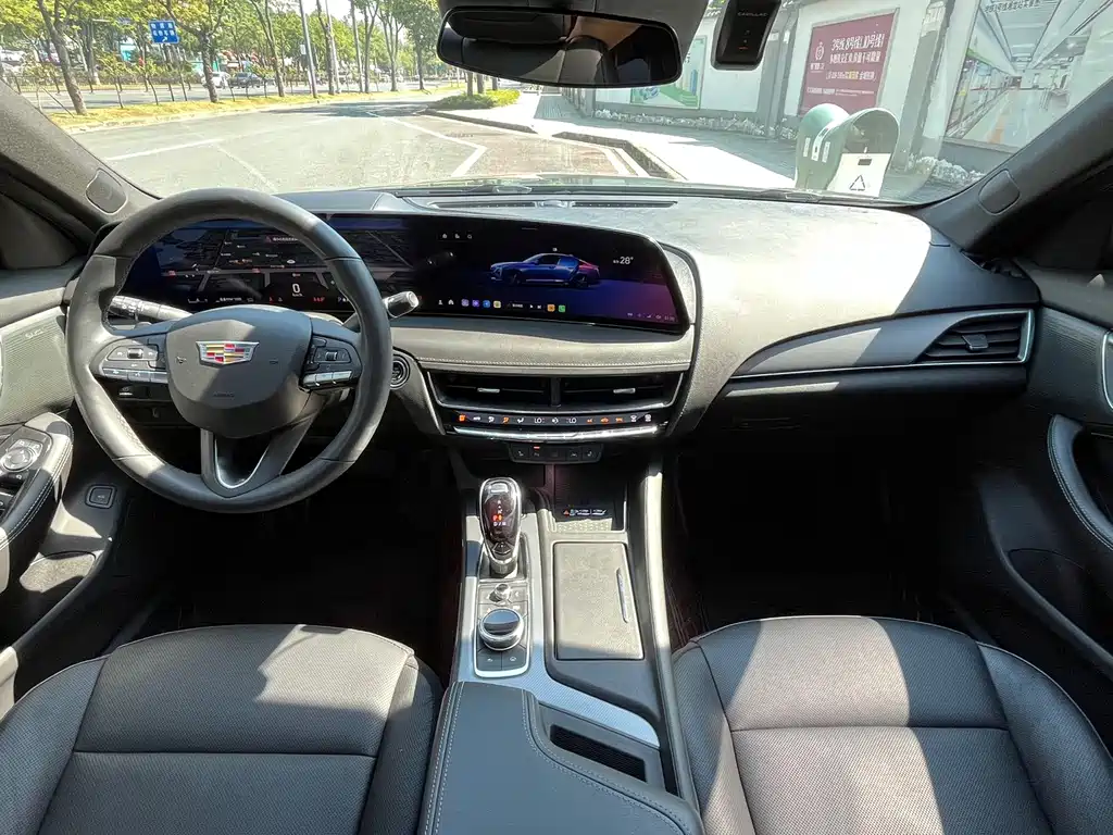 Cadillac CT5 — миниатюра 13