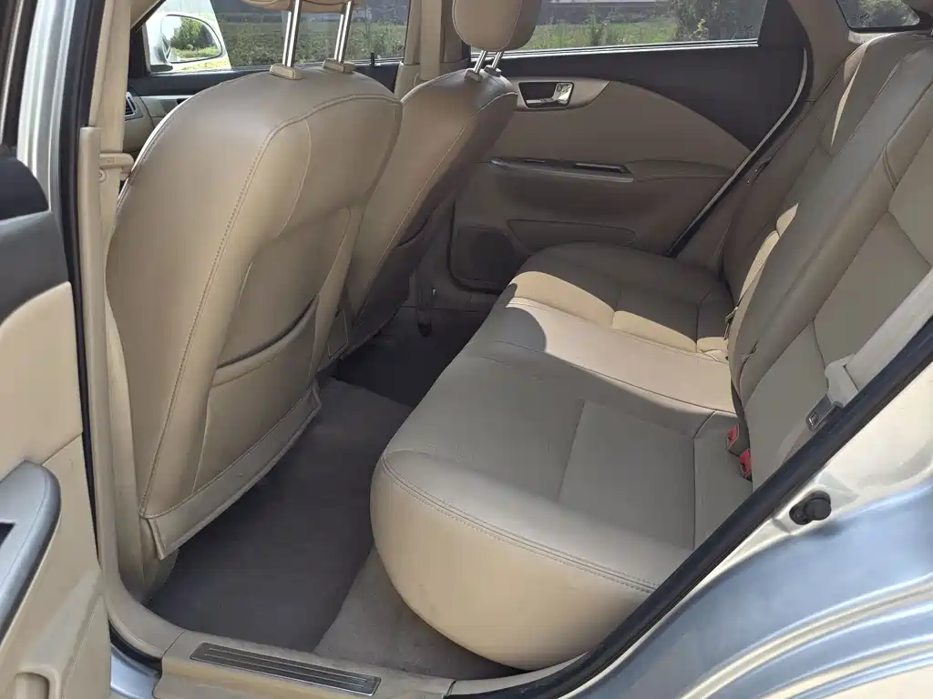 Buick Excelle — миниатюра 11