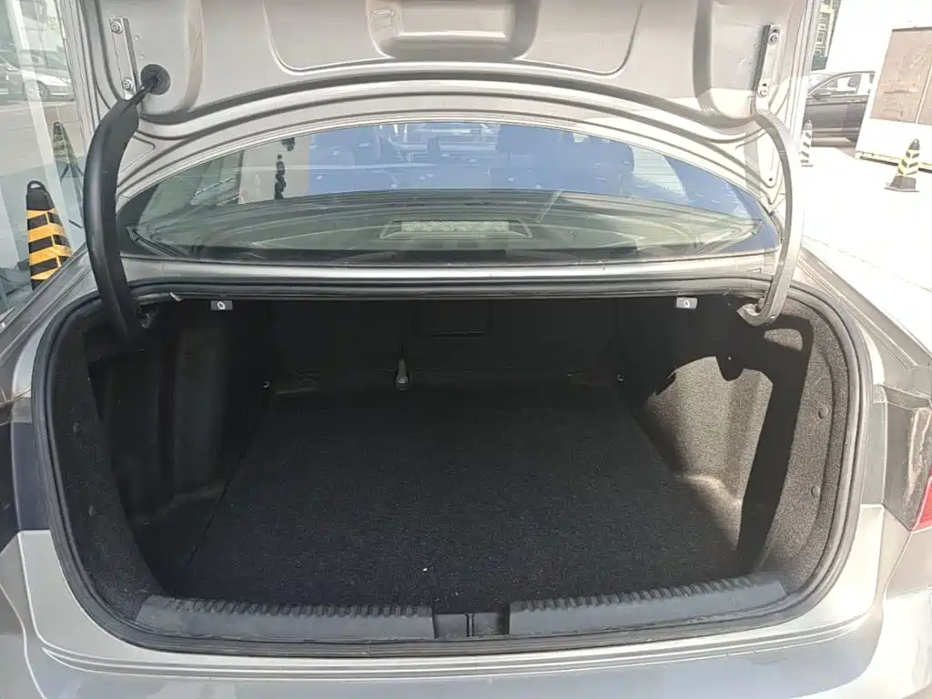 Volkswagen Sagitar — миниатюра 19
