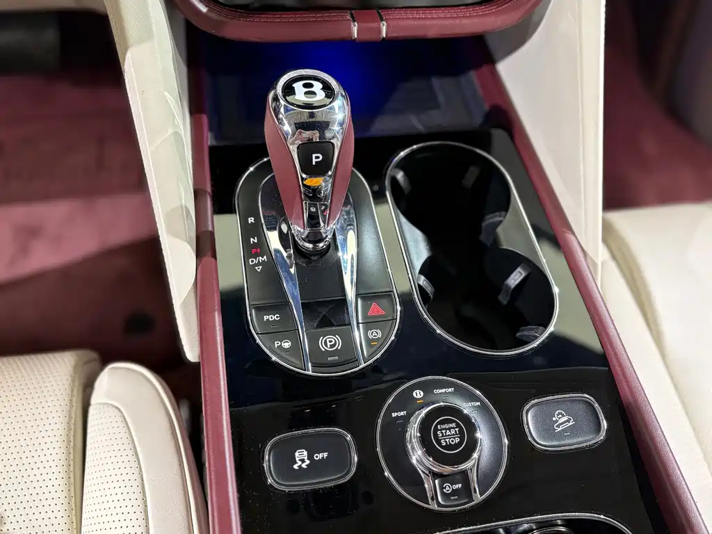 Bentley Bentayga — миниатюра 10