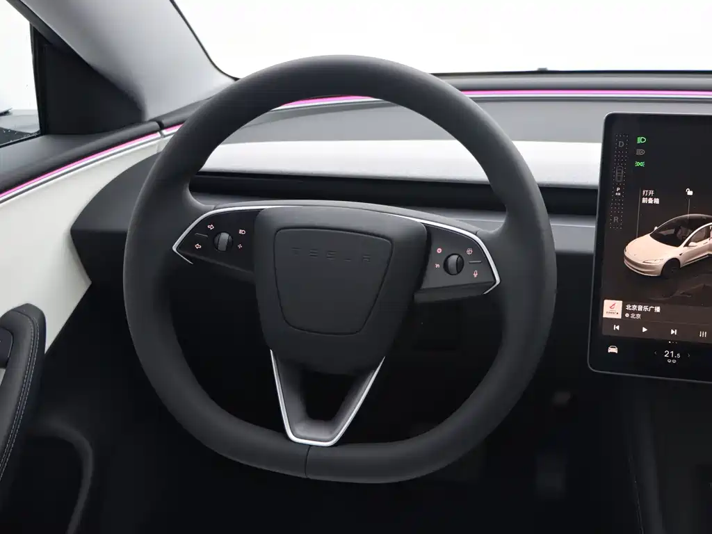 Tesla Model 3 — миниатюра 17