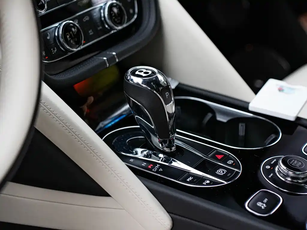 Bentley Bentayga — миниатюра 8