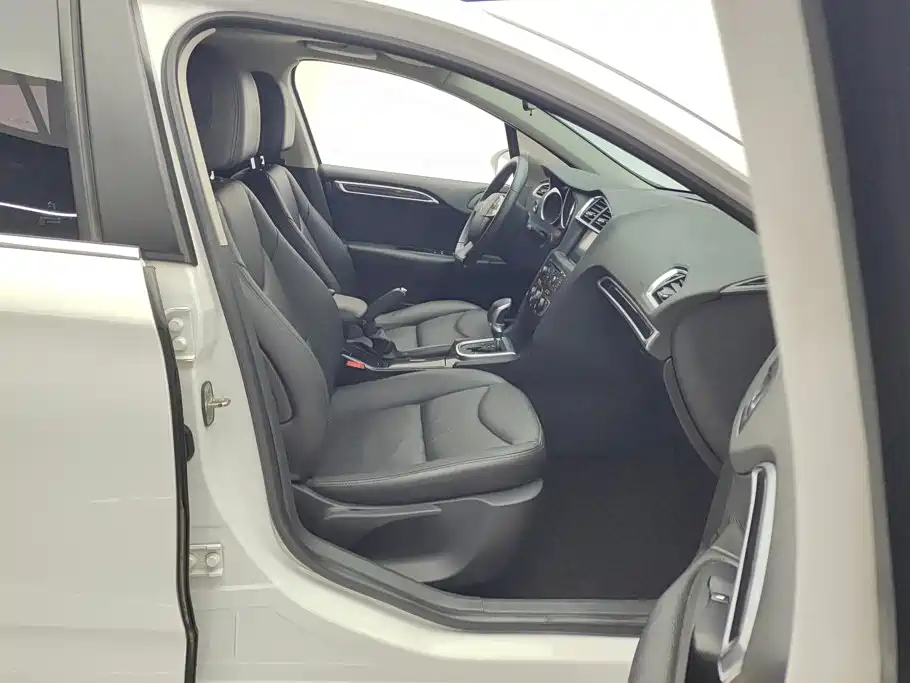 Citroen C4L — миниатюра 8
