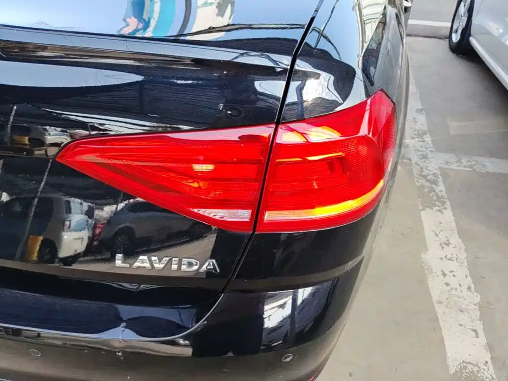 Volkswagen Lavida — миниатюра 8