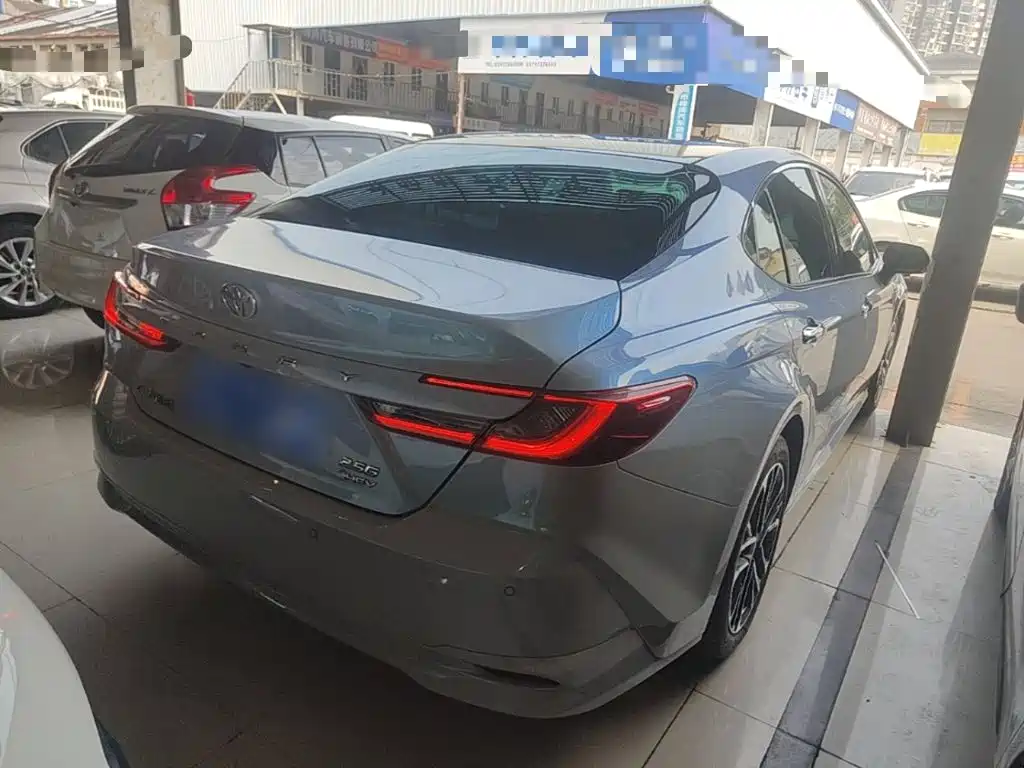 Toyota Camry — миниатюра 7