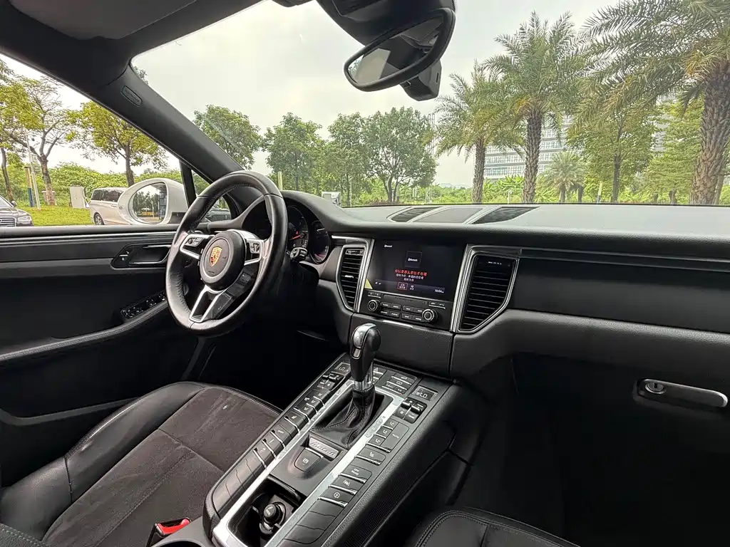 Porsche Macan — миниатюра 19