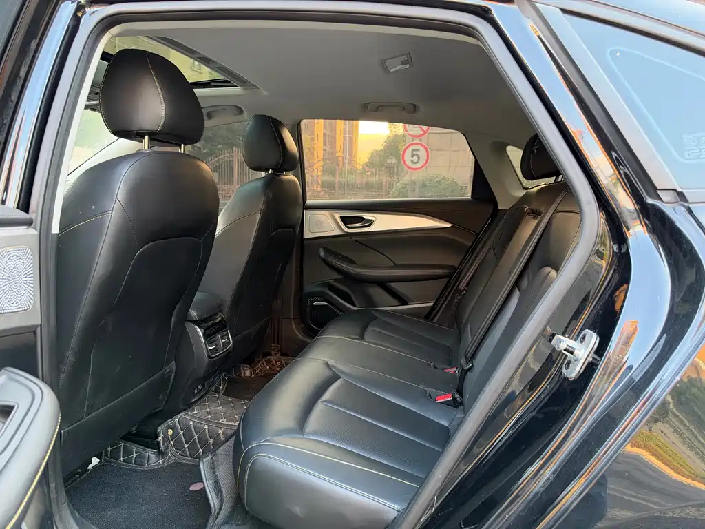 Roewe i6 MAX — миниатюра 8