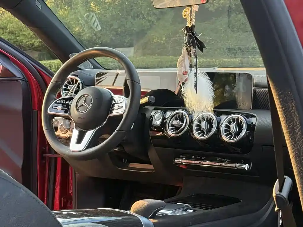 Mercedes-Benz A-Class — миниатюра 6