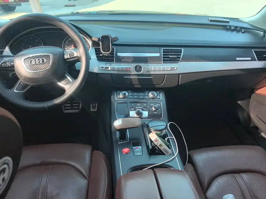 Audi A8 — миниатюра 12