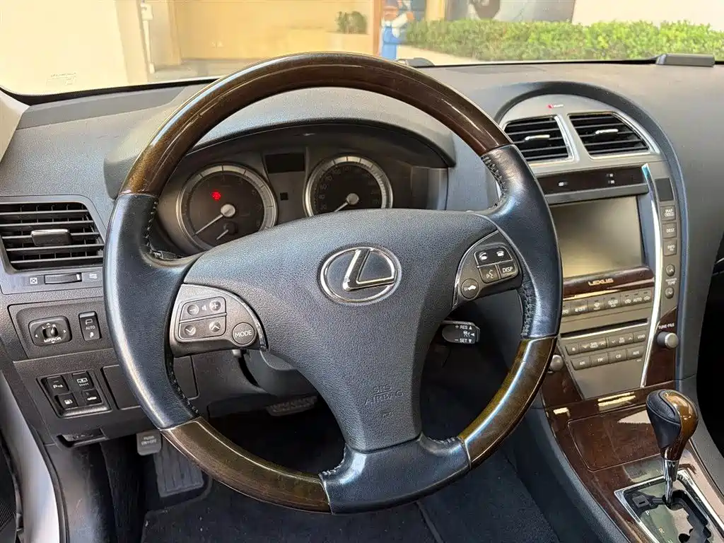 Lexus ES — миниатюра 7