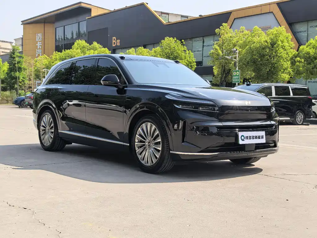 Onvo L90 2025 Ultra мест