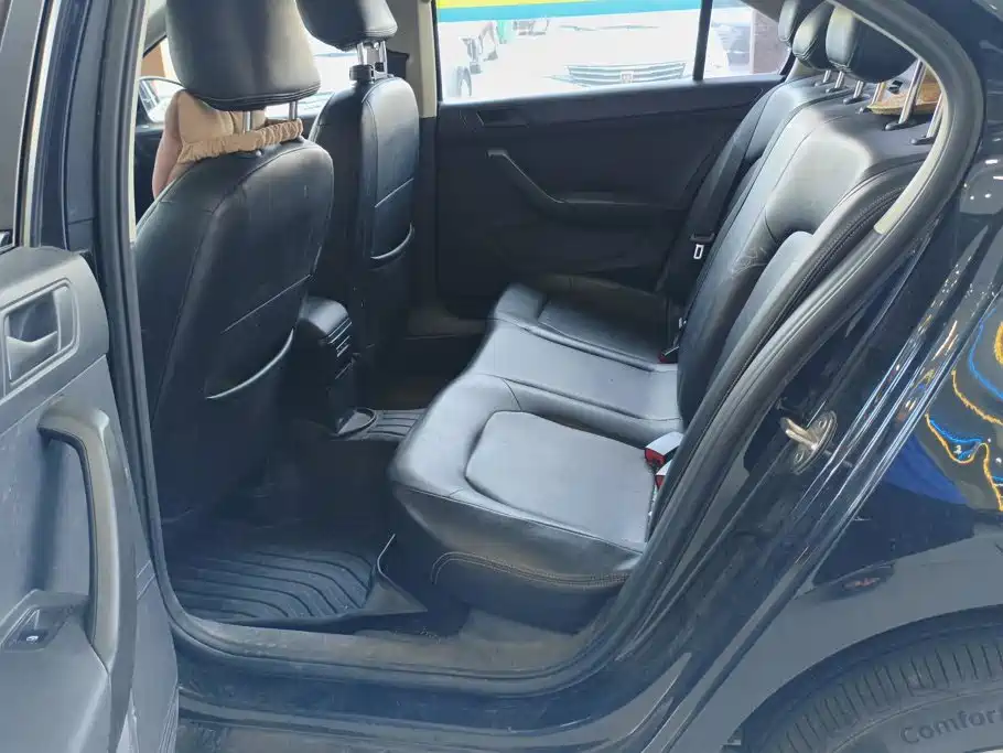 Volkswagen Santana — миниатюра 11