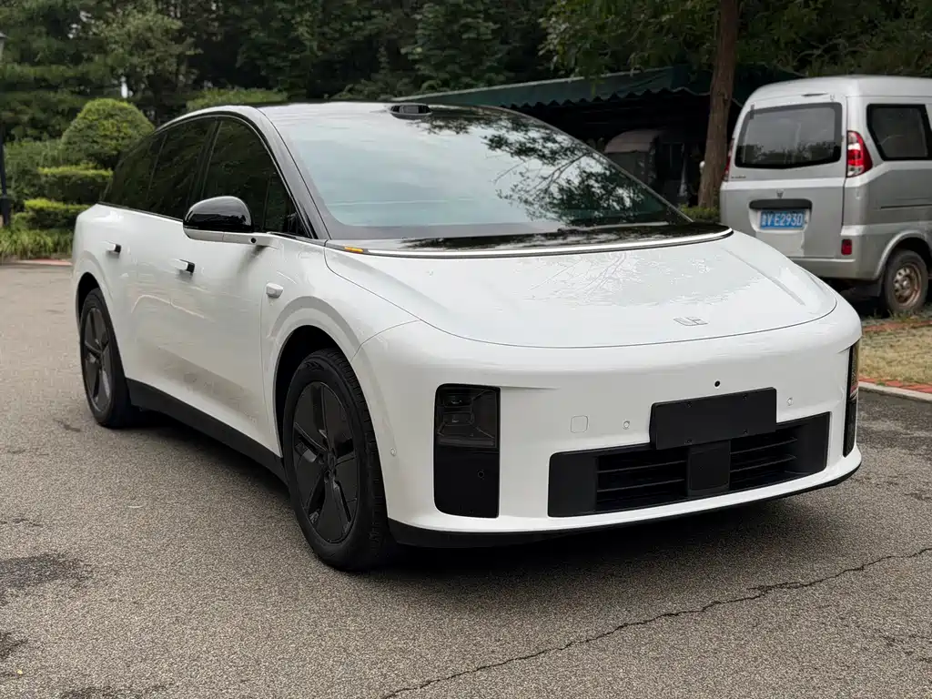 Li Auto Идеальный i6 — миниатюра 3