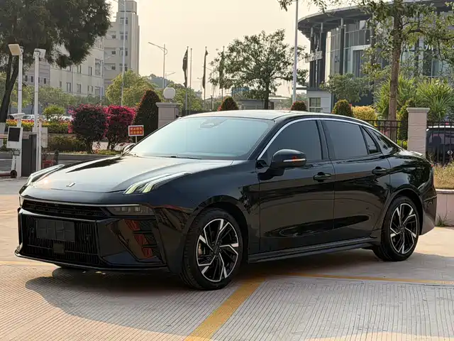 2023 Lynk & Co 03