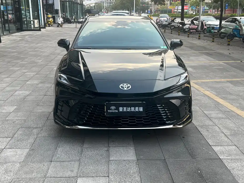 TOYOTA CAMRY