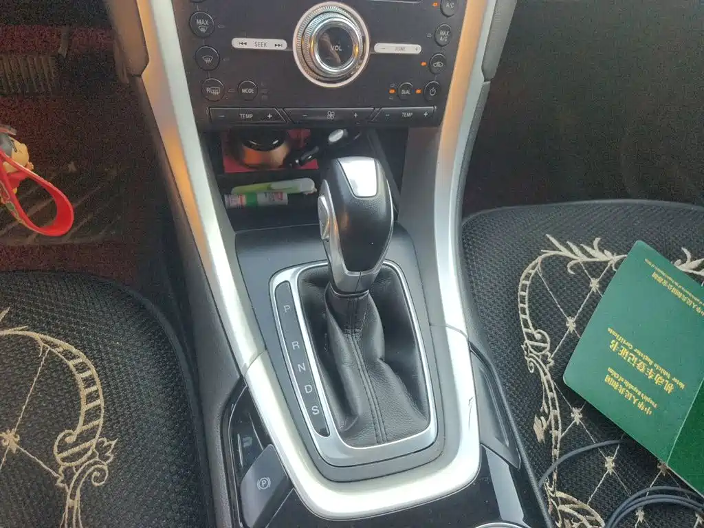 Ford Mondeo — миниатюра 10
