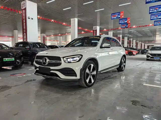 MERCEDES-BENZ GLC