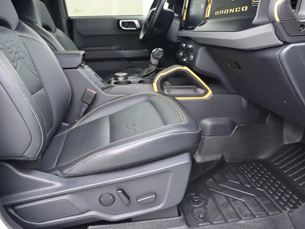 Ford Bronco — миниатюра 8
