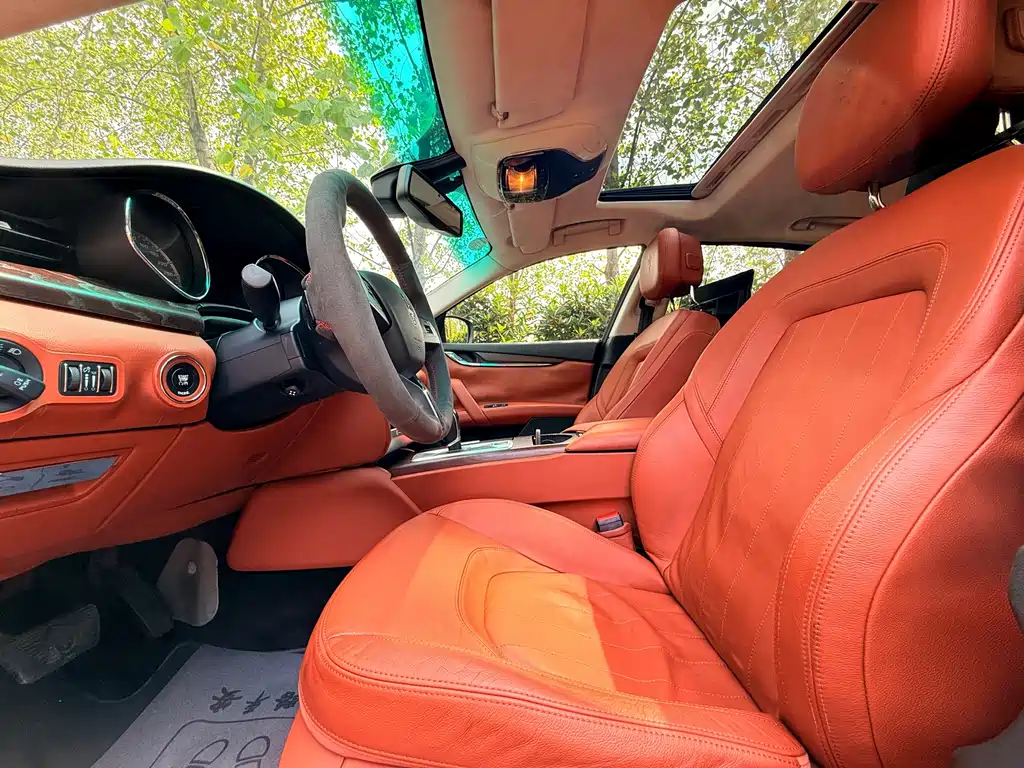 Maserati Quattroporte — миниатюра 7