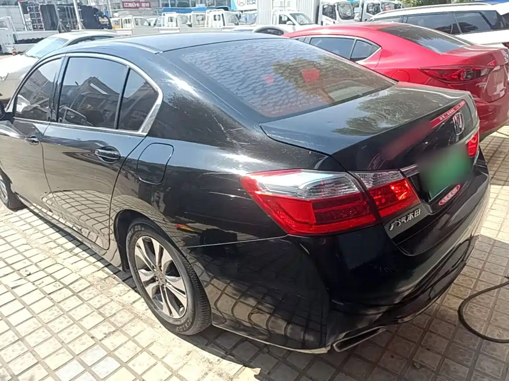 Honda Accord — миниатюра 5