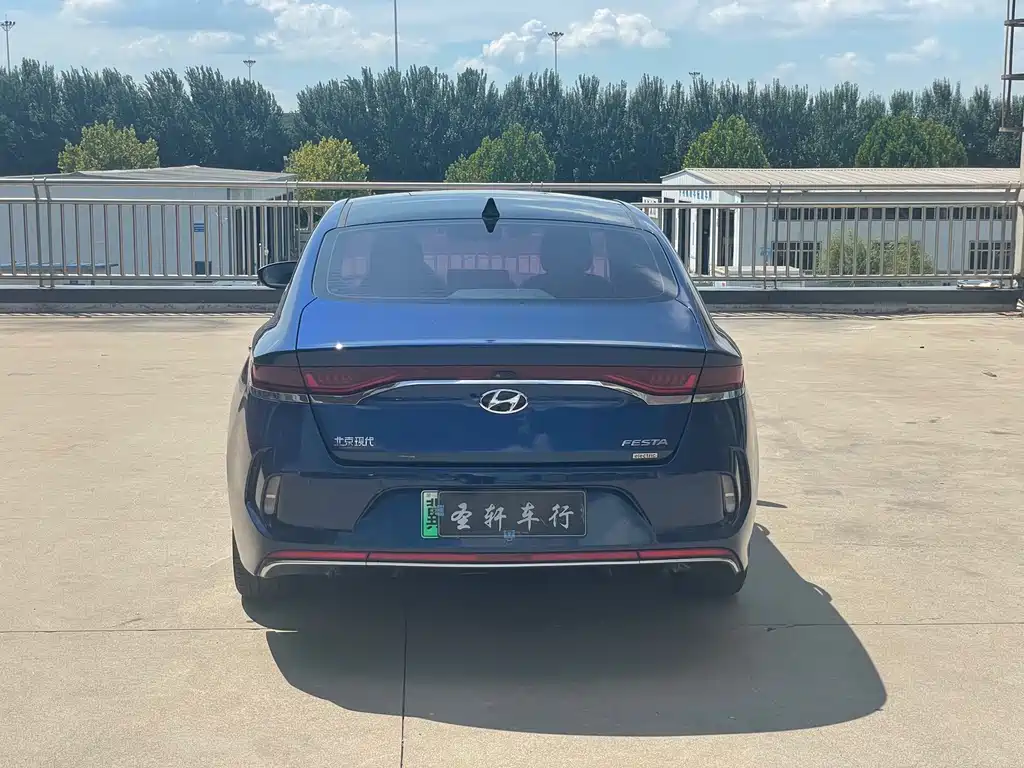 Hyundai Fista EV — миниатюра 4