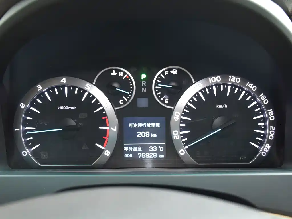 Toyota Alphard — миниатюра 14