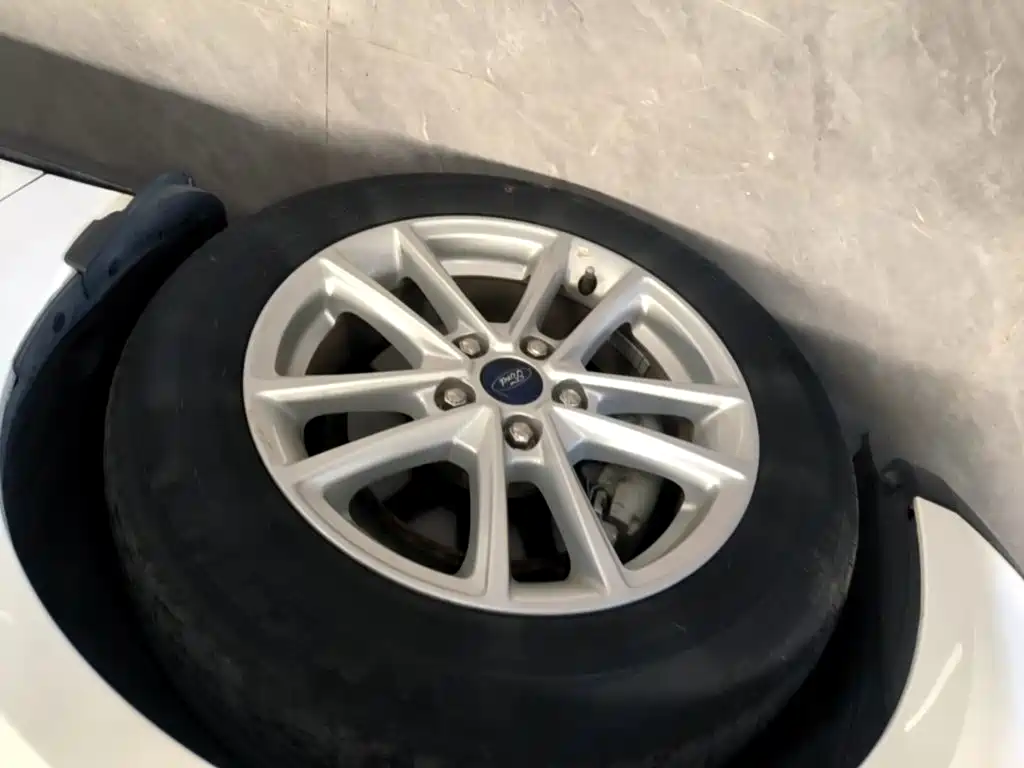 Ford Focus — миниатюра 23