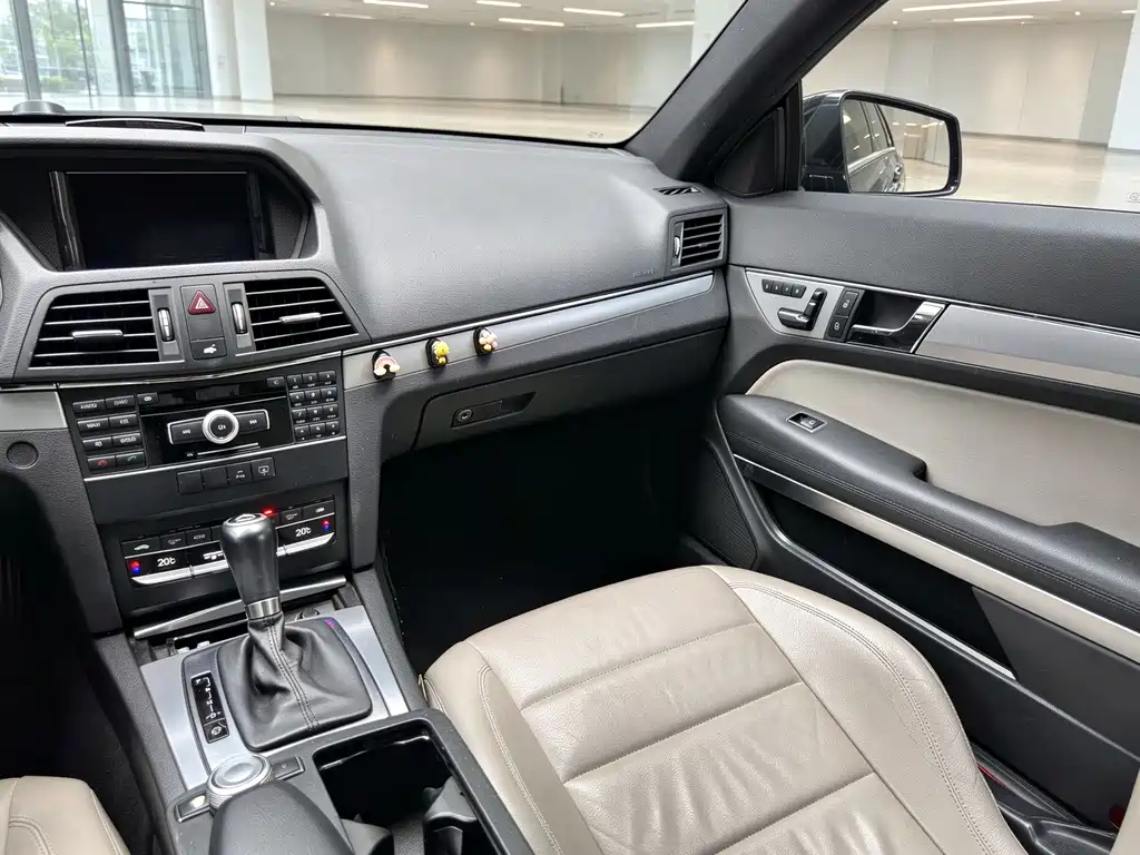 Mercedes-Benz E-Class (Import) — миниатюра 14