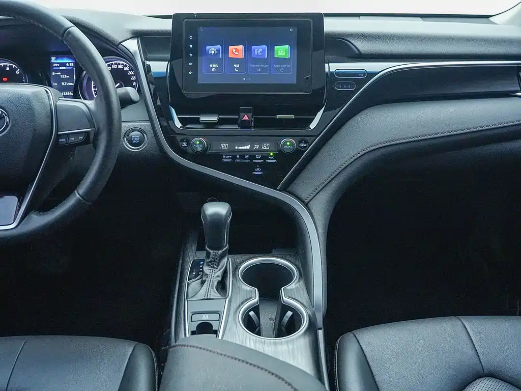Toyota Camry — миниатюра 7