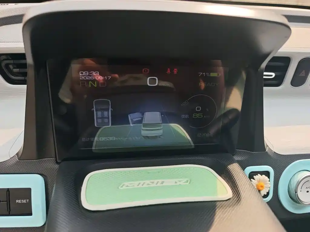 Wuling MINIEV — миниатюра 7