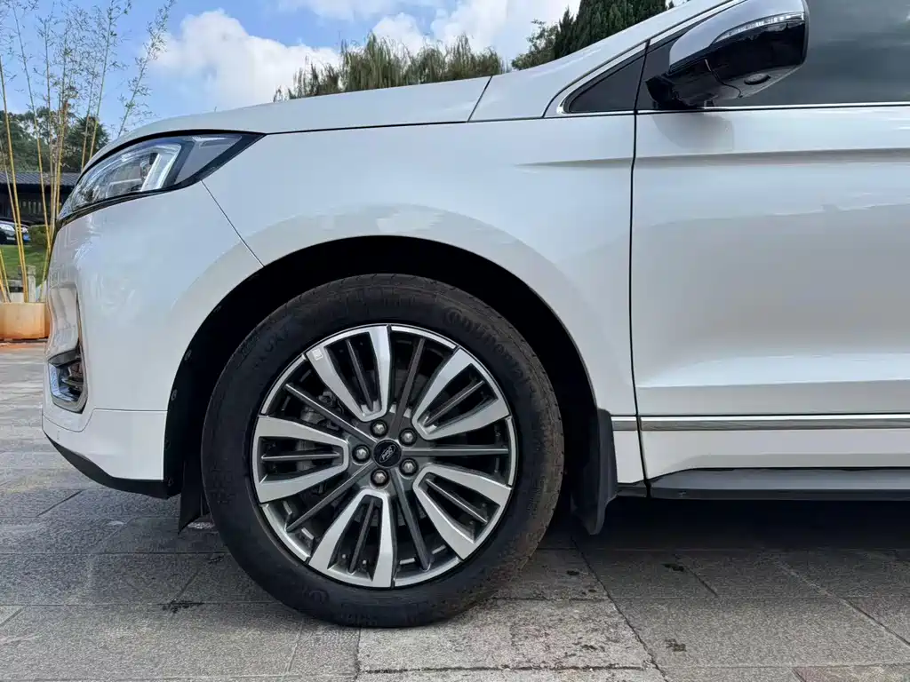 Ford Edge — миниатюра 11